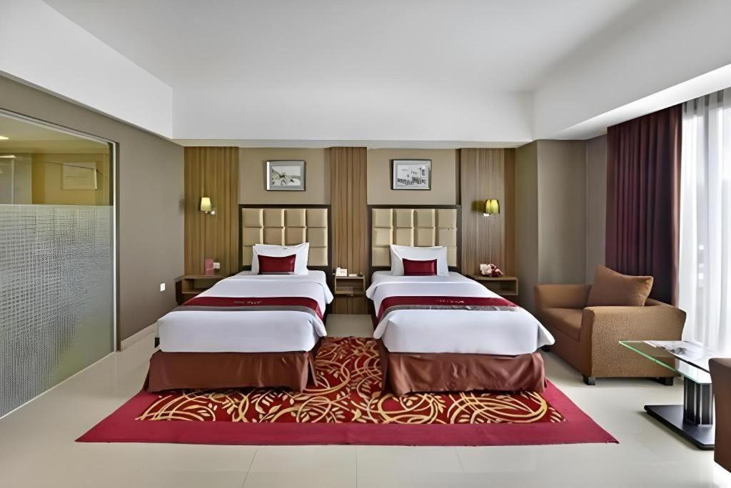 Travello Hotel Bandung Exterior foto