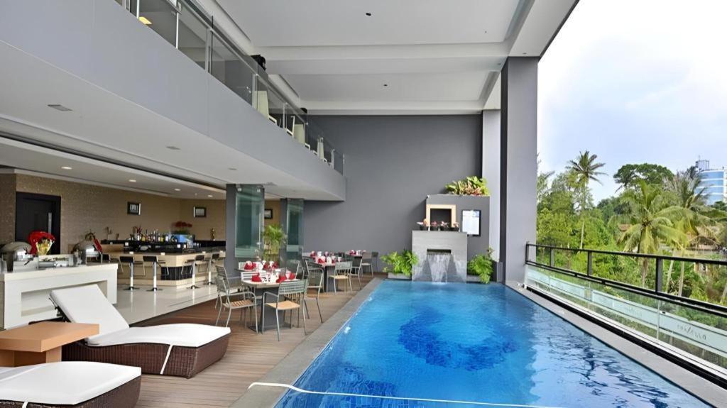 Travello Hotel Bandung Exterior foto